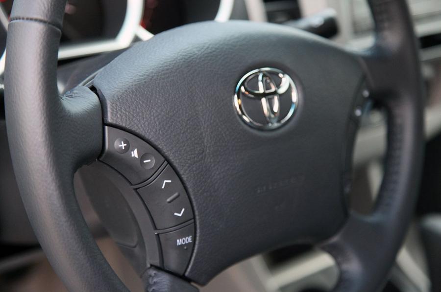  Toyota Tacoma 4x2 PreRunner 2010 года  (фото 17 из 46)